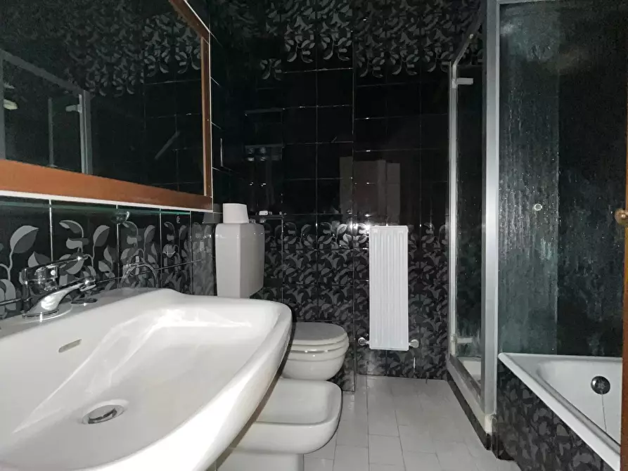 Immagine 18 di Casa trifamiliare in vendita  in Corso Giuseppe Garibaldi a Chiavari