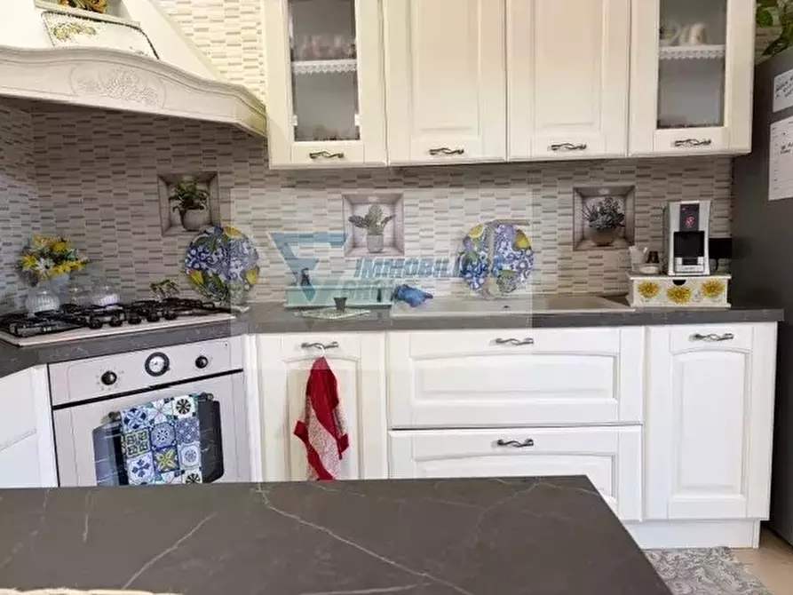 Immagine 28 di Casa trifamiliare in vendita  in Via Brancati a Buccheri