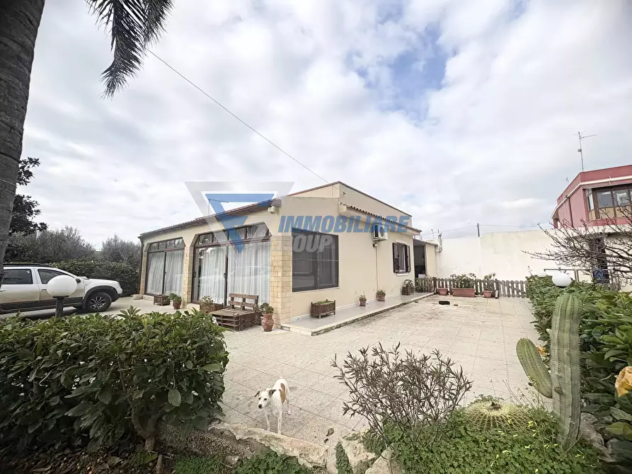 Immagine 2 di Terreno edificabile in vendita  in VIA FILICUDI a Siracusa