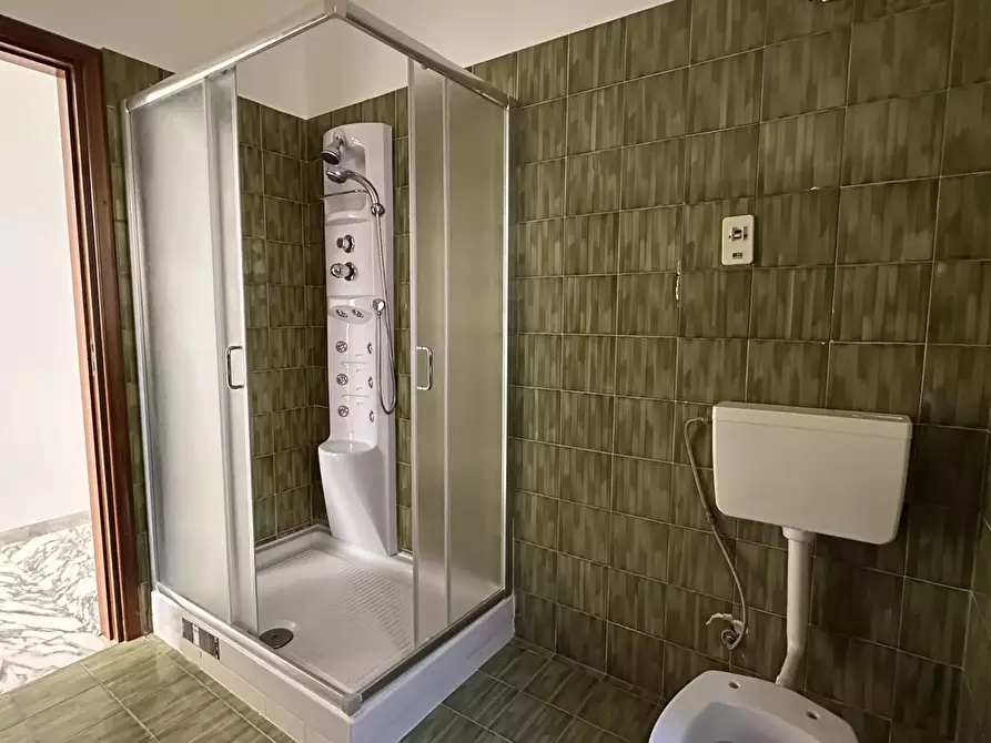 Immagine 18 di Casa trifamiliare in vendita  in Viale della Repubblica, 34 a Altomonte