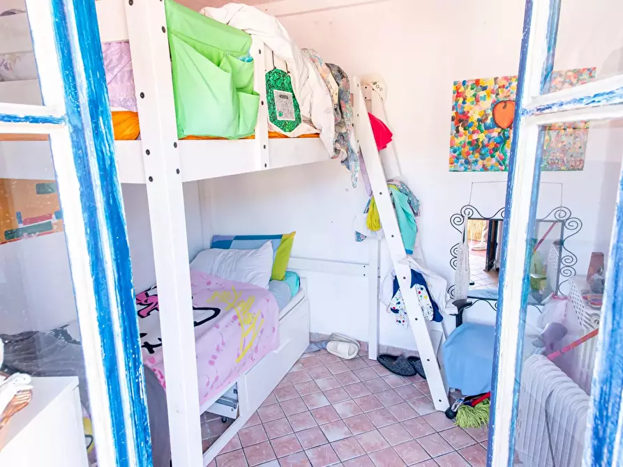 Immagine 9 di Casa trifamiliare in vendita  in Salita Alle Mura 18 a Ventimiglia