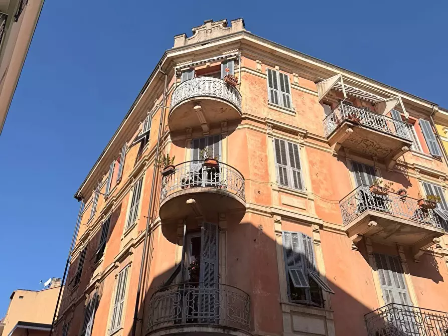 Immagine 1 di Casa trifamiliare in vendita  a Ventimiglia