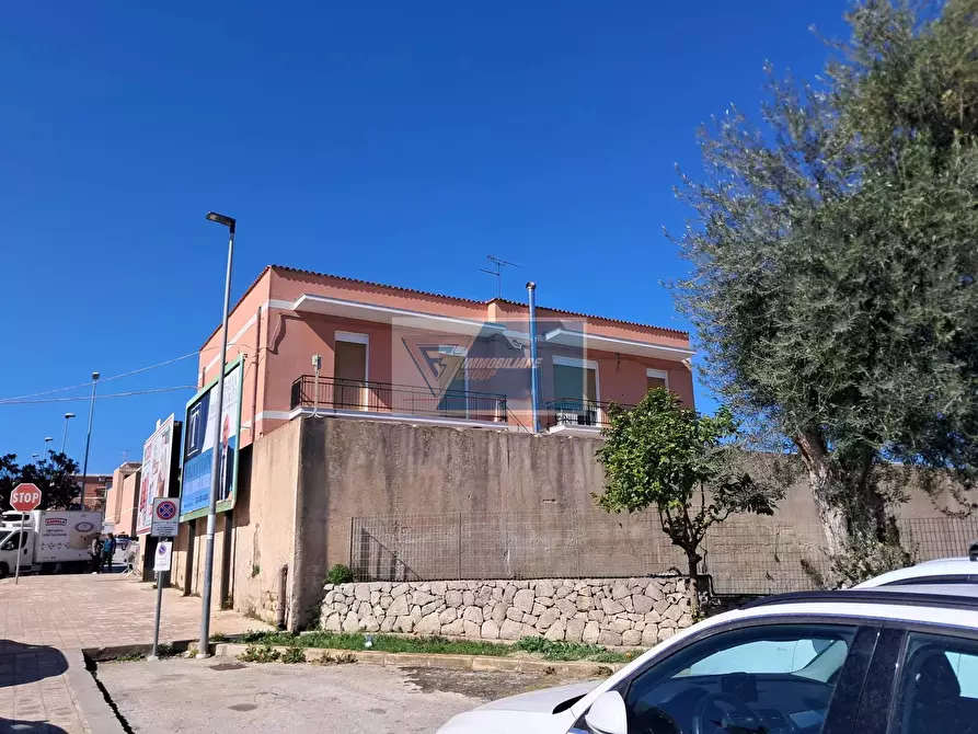 Immagine 5 di Casa trifamiliare in vendita  a Buccheri