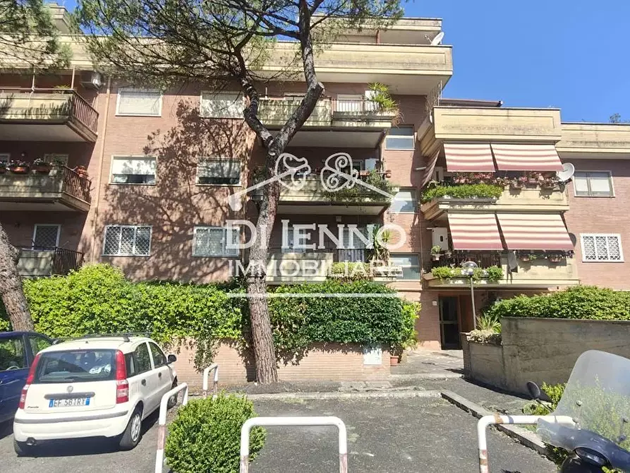 Immagine 13 di Casa trifamiliare in vendita  in Via Renato Mainardi a Roma