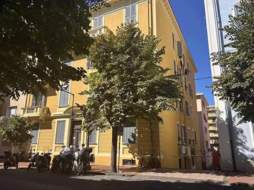 Immagine 11 di Casa trifamiliare in vendita  a Ventimiglia