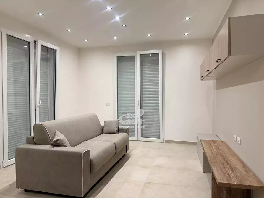 Immagine 32 di Casa trifamiliare in affitto  a Marsala