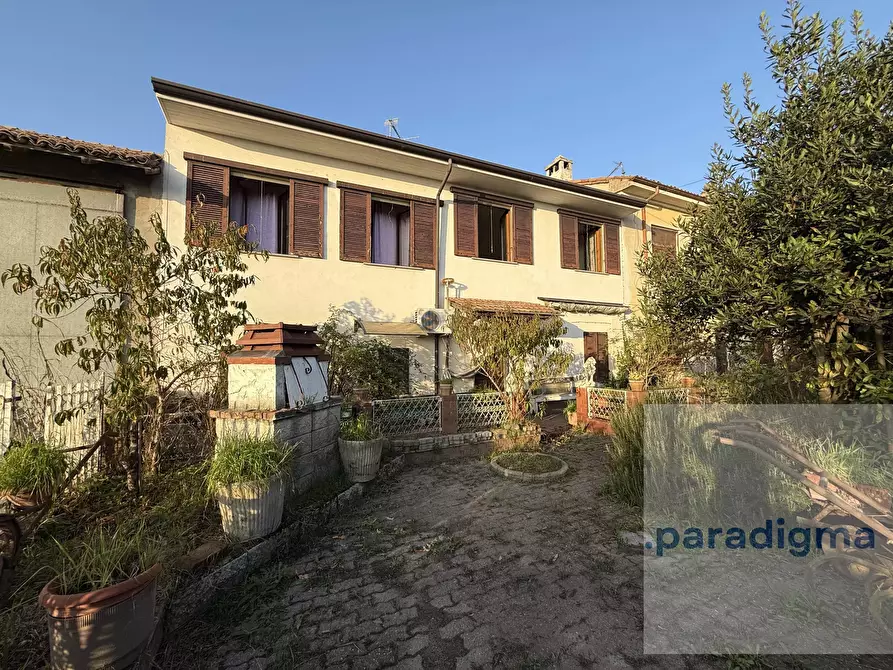 Immagine 23 di Casa trifamiliare in vendita  a Alluvioni Cambio'