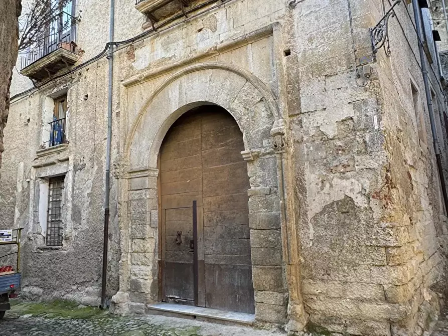 Immagine 1 di Casa trifamiliare in vendita  in Via Biagio Miraglia, 8 a Cosenza