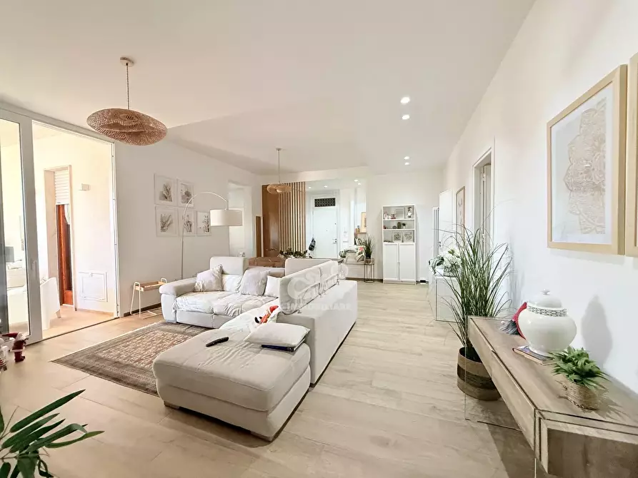 Immagine 1 di Casa trifamiliare in vendita  a Marsala