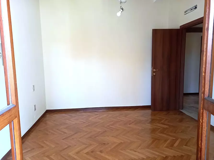 Immagine 28 di Casa trifamiliare in affitto  in Via Monferrato a Milano