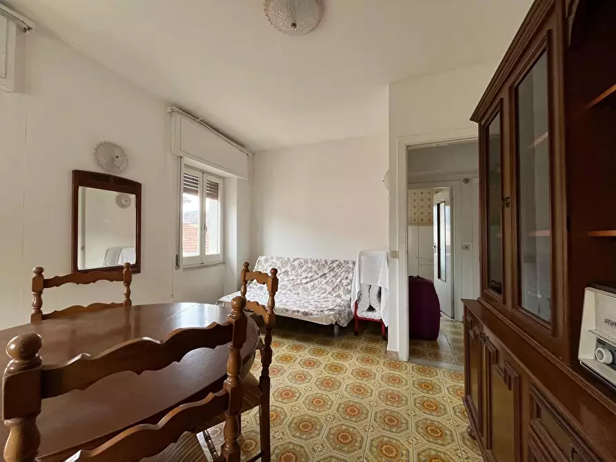 Immagine 2 di Casa trifamiliare in vendita  in Via Brigata Berto San Salvatore a Avegno