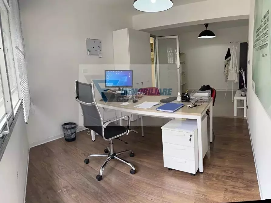 Immagine 19 di Castello in affitto  in Viale Teracati a Siracusa