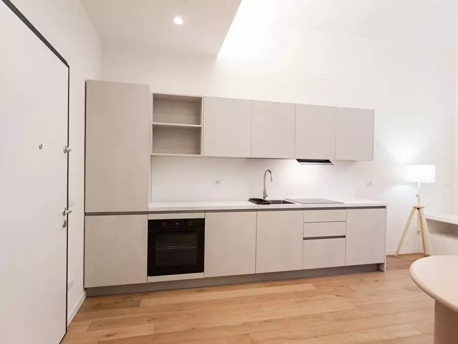 Immagine 5 di Casa trifamiliare in affitto  in Viale Coni Zugna, 6 a Milano