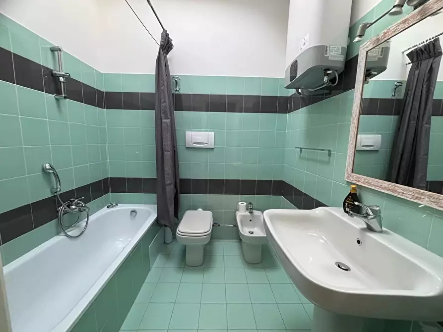 Immagine 10 di Casa trifamiliare in vendita  in Via Ruffini, 17 a Ventimiglia