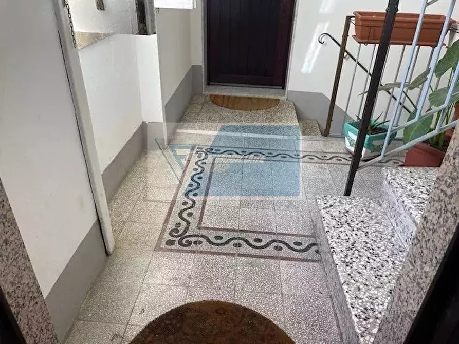 Immagine 4 di Casa trifamiliare in vendita  in Via Diocle a Siracusa