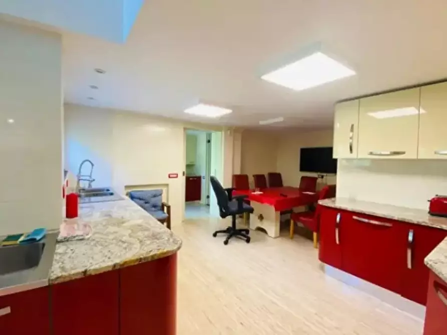 Immagine 21 di Casa trifamiliare in affitto  a Roma