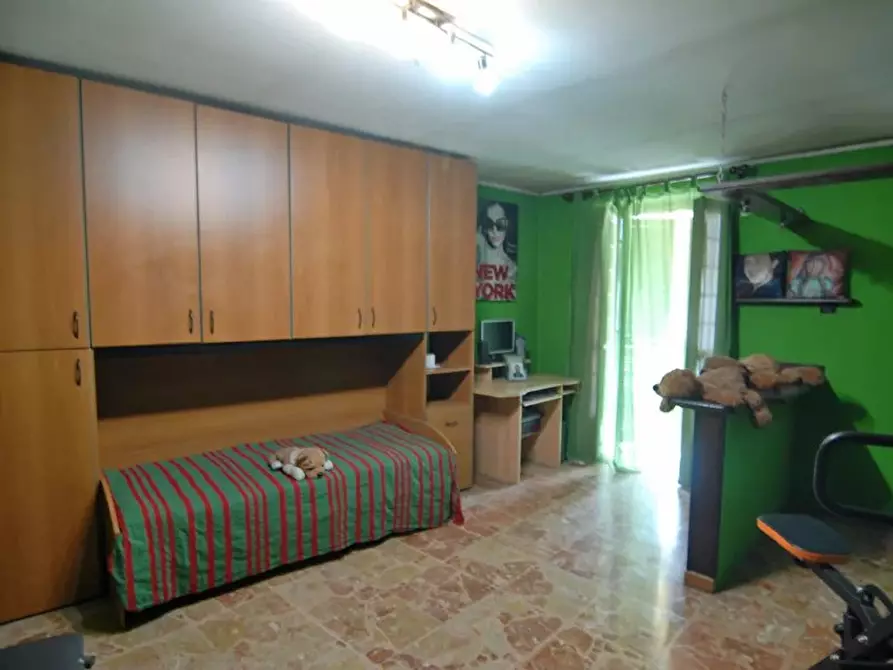 Immagine 9 di Casa trifamiliare in vendita  a Barolo