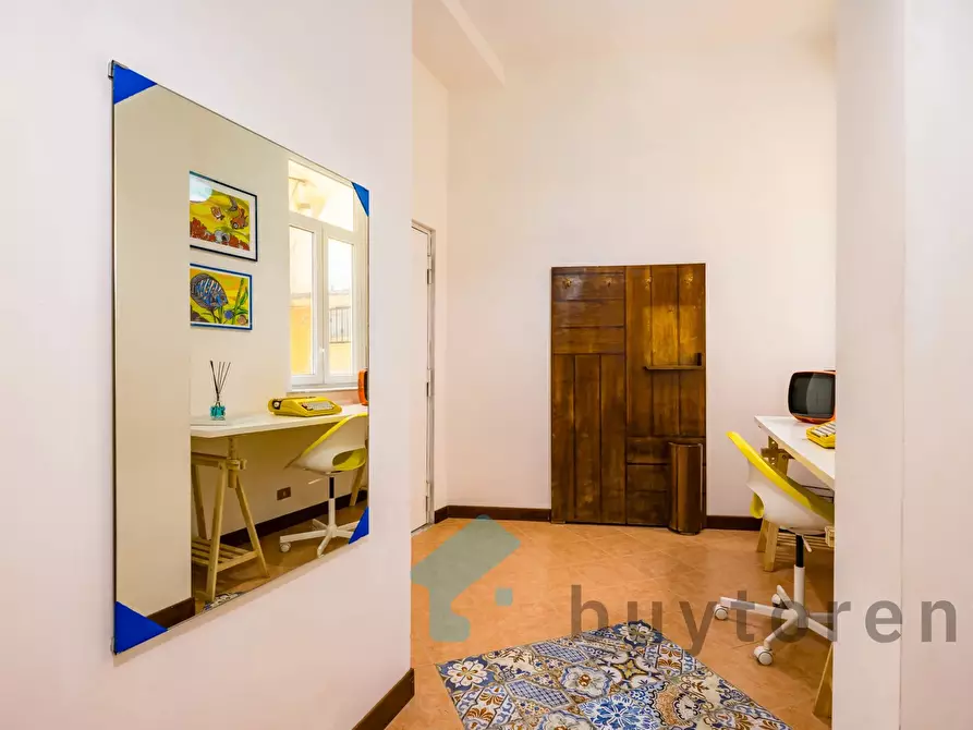 Immagine 9 di Casa trifamiliare in vendita  in Piazzetta Rosario di Palazzo, 10. a Napoli