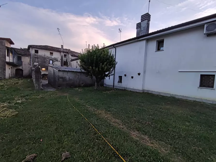 Immagine 10 di Terreno edificabile in vendita  a Vazzola