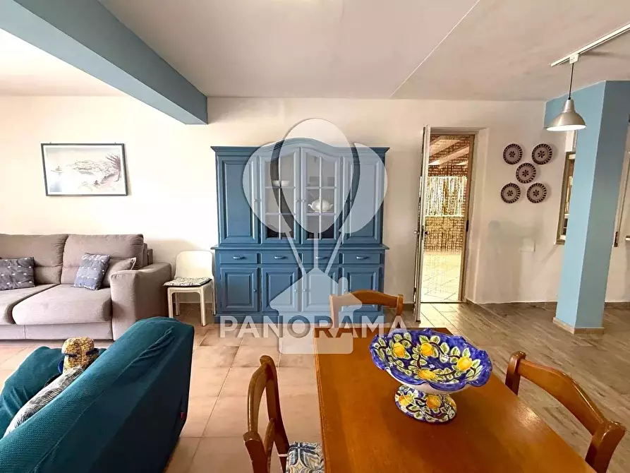 Immagine 2 di Casa trifamiliare in vendita  in Viale di Calatubo a Alcamo