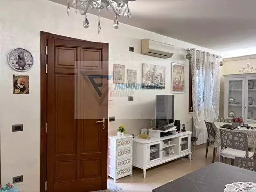 Immagine 13 di Casa trifamiliare in vendita  in Via Brancati a Buccheri