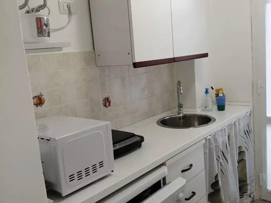 Immagine 10 di Casa trifamiliare in affitto  a Milano