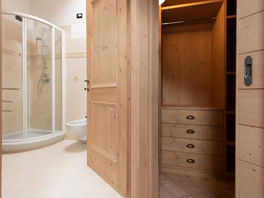 Immagine 24 di Casa trifamiliare in vendita  in Via Roma, 39 a Bormio