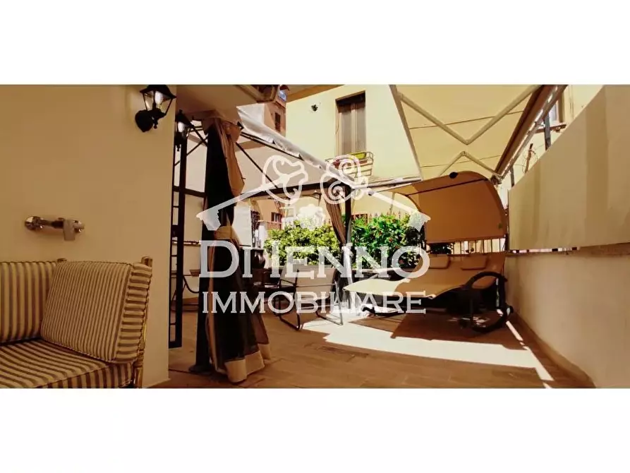 Immagine 2 di Casa trifamiliare in vendita  in Via Napoleone III a Roma