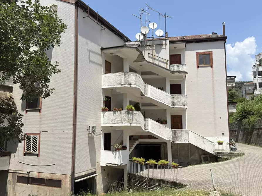 Immagine 12 di Casa trifamiliare in vendita  in Via Donato Bendicenti a Cosenza