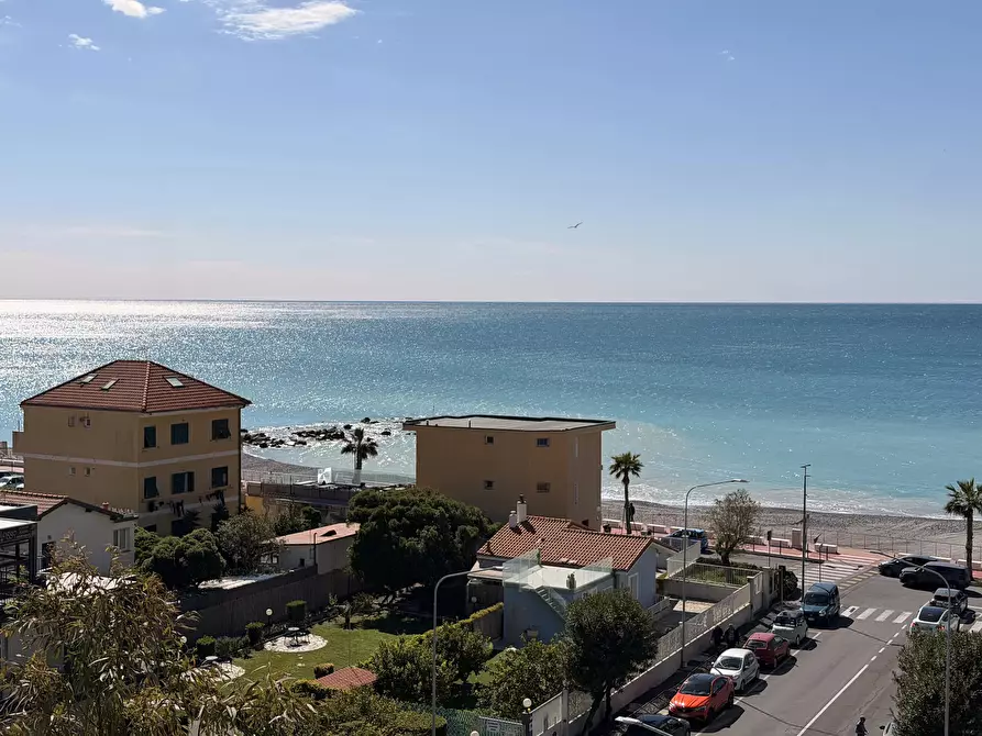 Immagine 8 di Casa trifamiliare in vendita  in Via Tacito, 22 a Ventimiglia