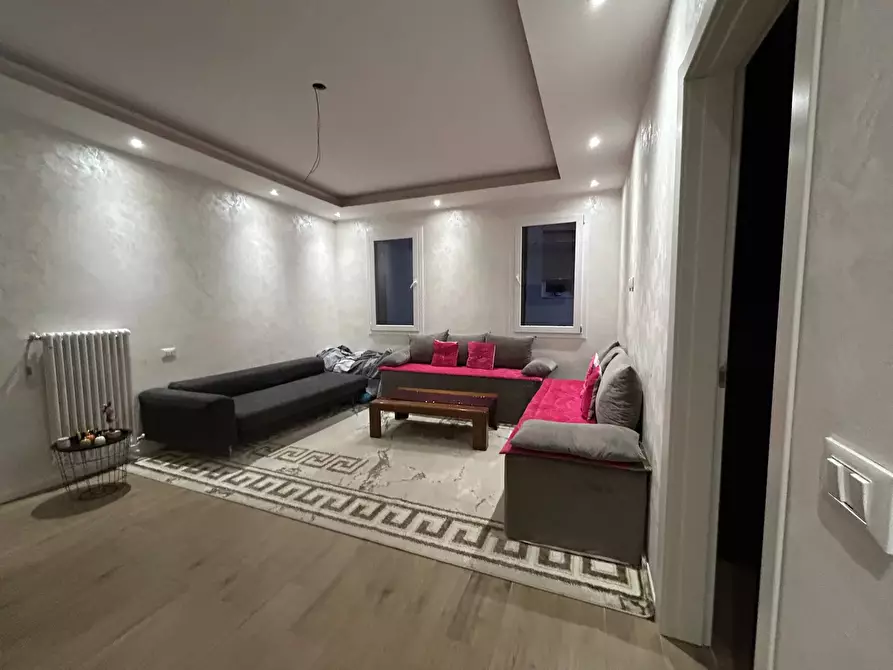 Immagine 3 di Casa trifamiliare in vendita  a Ponte Di Piave