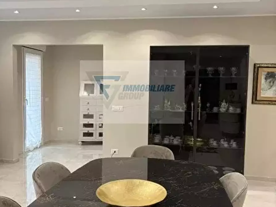 Immagine 10 di Casa trifamiliare in vendita  in Via San Giovanni a Buccheri