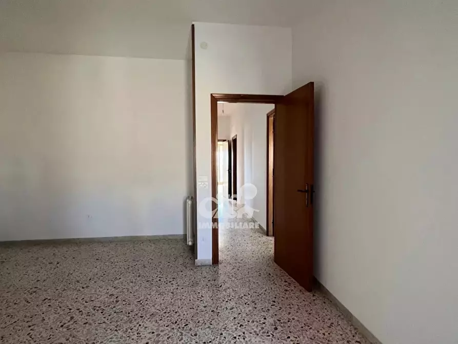 Immagine 14 di Casa trifamiliare in affitto  a Marsala