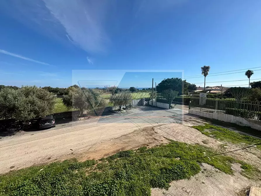 Immagine 4 di Casa trifamiliare in vendita  in Via Monviso a Siracusa