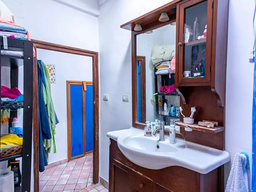 Immagine 16 di Casa trifamiliare in vendita  in Salita Alle Mura 18 a Ventimiglia