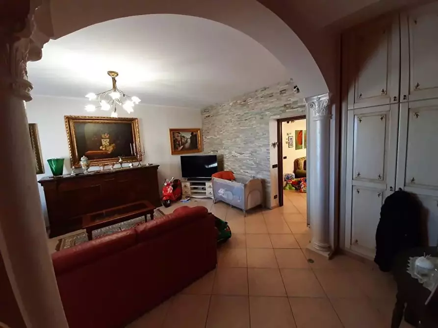 Immagine 1 di Casa trifamiliare in vendita  in Via XX settembre a Castellammare Del Golfo