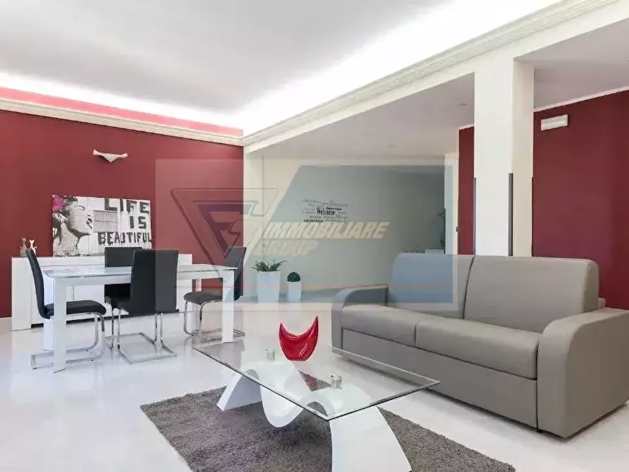 Immagine 2 di Casa trifamiliare in affitto  in Viale Teracati a Siracusa