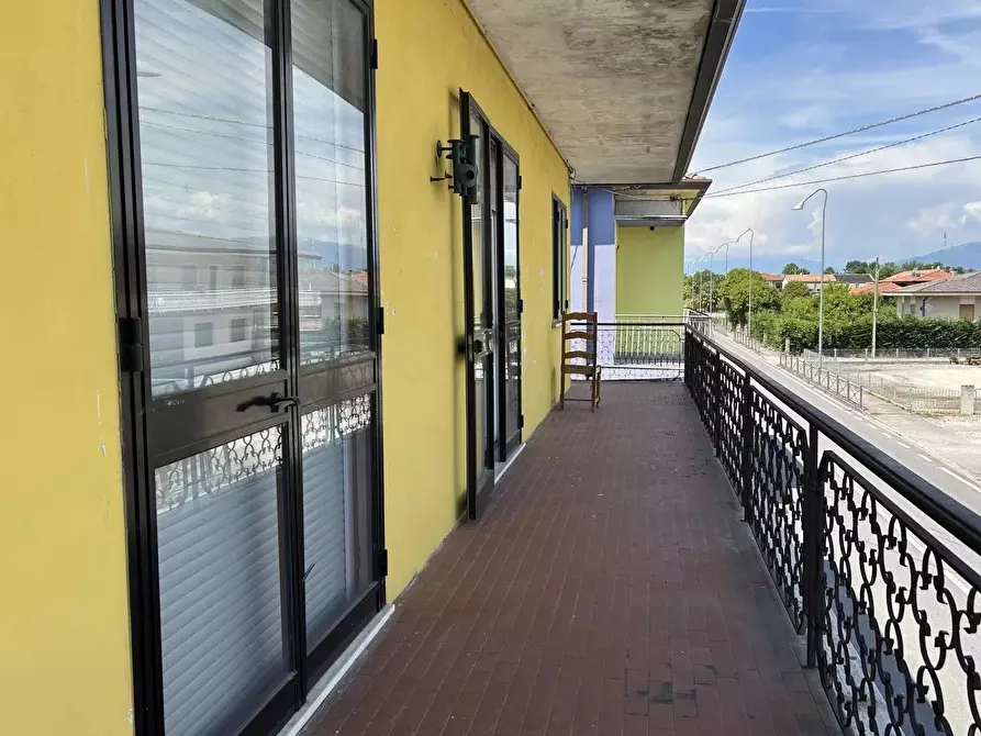 Immagine 2 di Casa trifamiliare in vendita  a Cimadolmo
