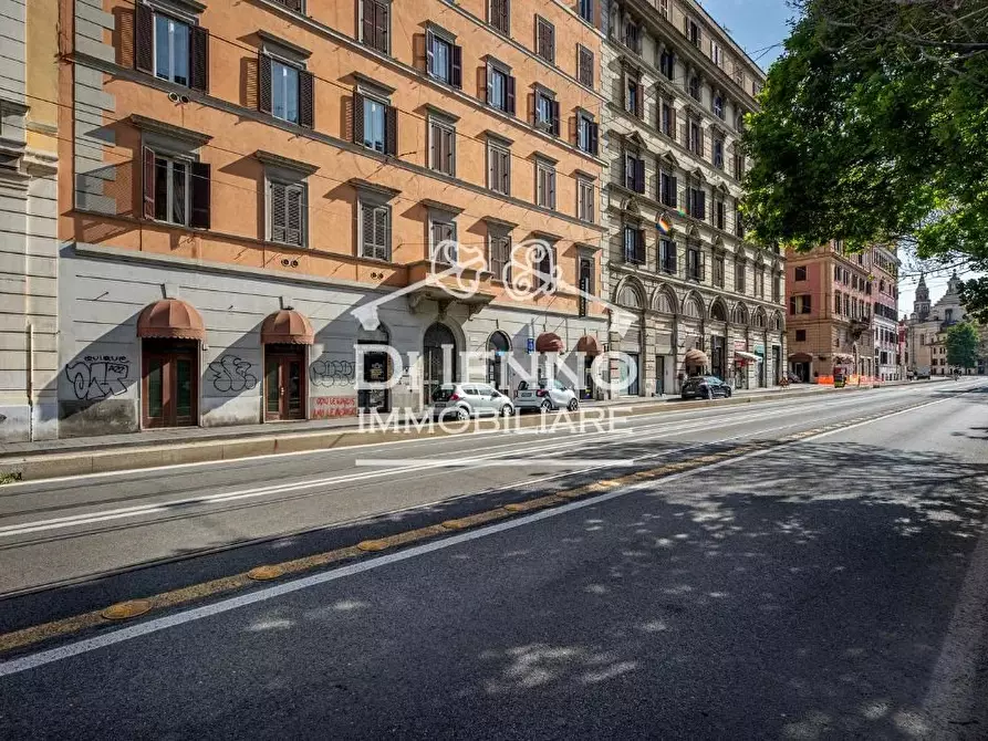 Immagine 2 di Casa trifamiliare in vendita  in Via Labicana a Roma