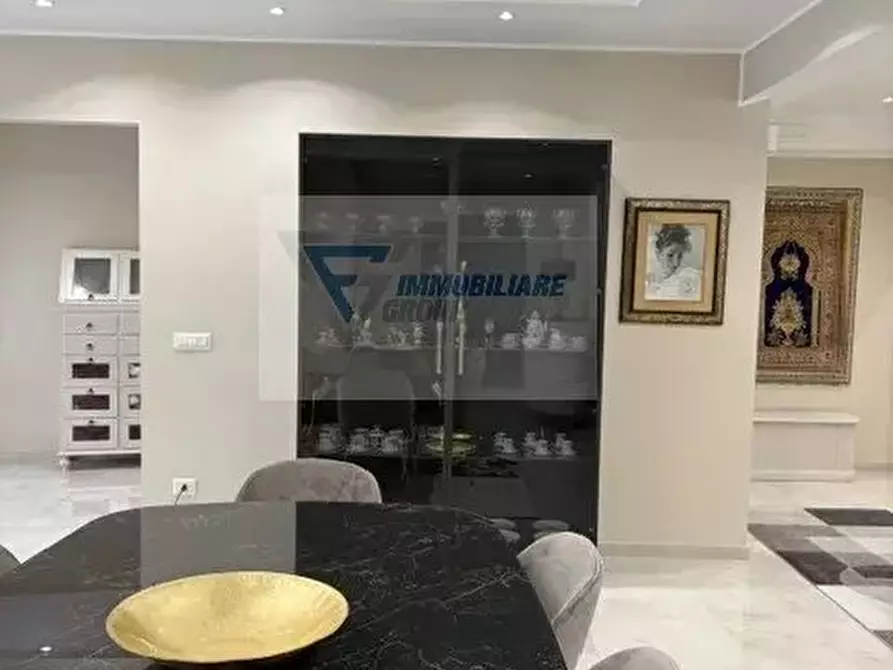 Immagine 9 di Casa trifamiliare in vendita  in Via San Giovanni a Buccheri