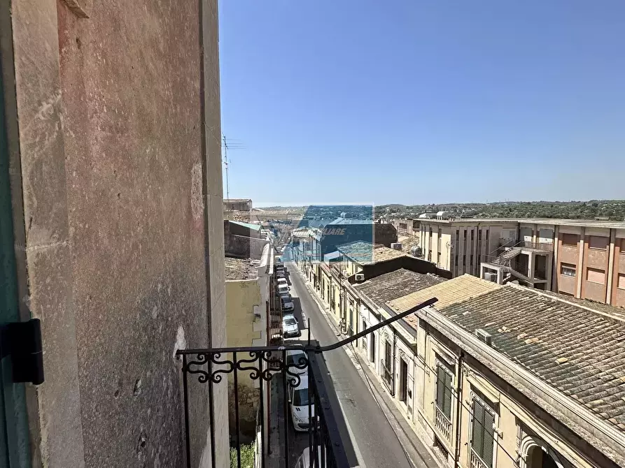 Immagine 6 di Casa trifamiliare in vendita  in Via Venti Settembre a Noto