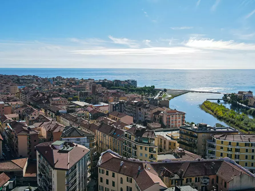 Immagine 42 di Casa trifamiliare in vendita  a Ventimiglia