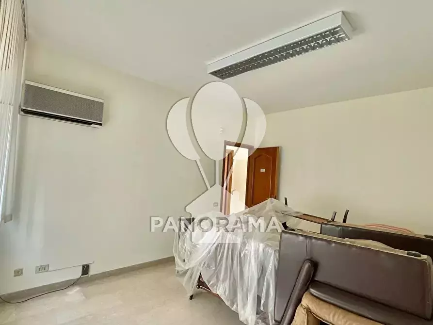 Immagine 18 di Castello in affitto  in Via Catania a Palermo