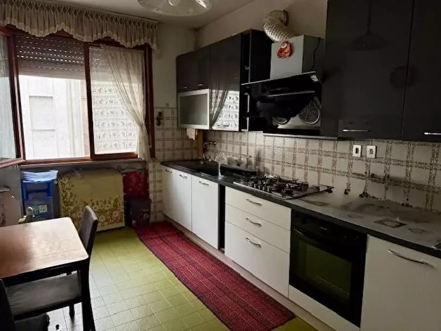 Immagine 1 di Casa trifamiliare in vendita  a Conegliano