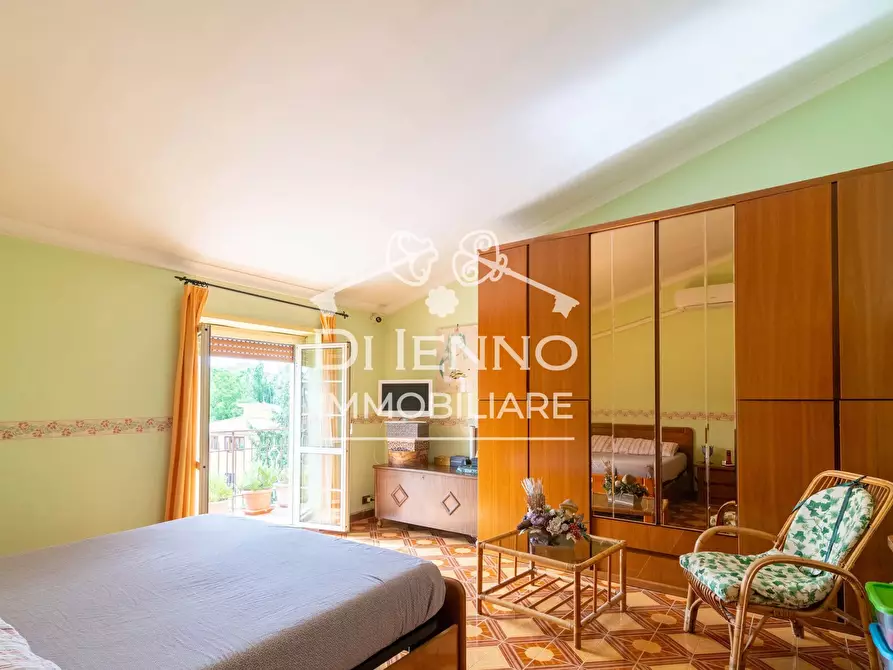 Immagine 8 di Casa trifamiliare in vendita  in Via Castenedolo a Roma