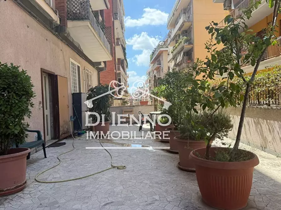 Immagine 3 di Castello in vendita  in Largo Giorgio Maccagno a Roma