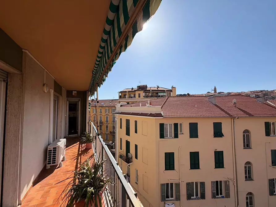 Immagine 1 di Casa trifamiliare in vendita  in Via Cavour, 7 a Ventimiglia
