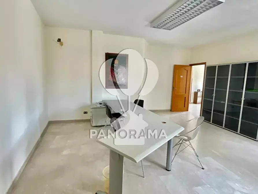 Immagine 9 di Castello in affitto  in Via Catania a Palermo