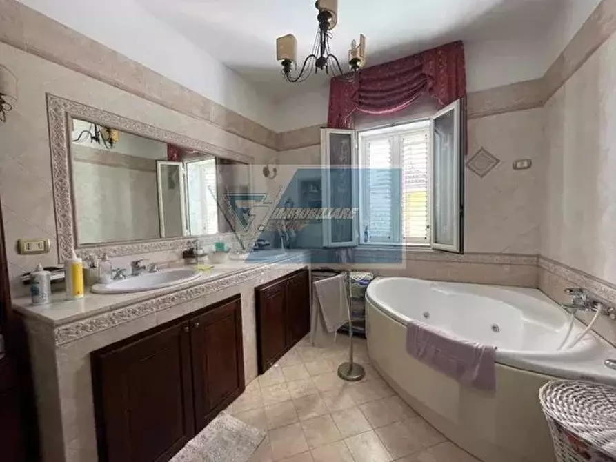 Immagine 16 di Casa trifamiliare in vendita  in Via Brancati a Buccheri