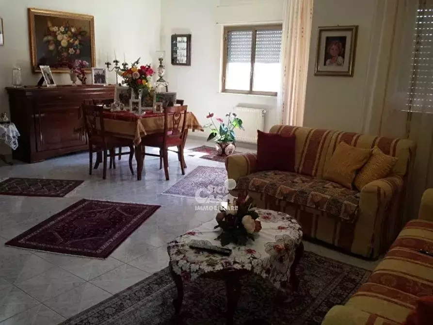 Immagine 1 di Casa trifamiliare in vendita  a Marsala